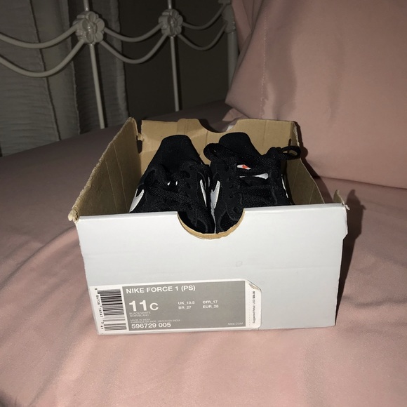 Toddlers Nike Air Force Ones - Picture 2 of 5